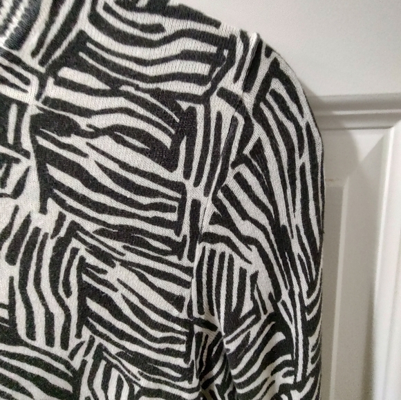 Banana Republic sweater - Picture 3 of 5